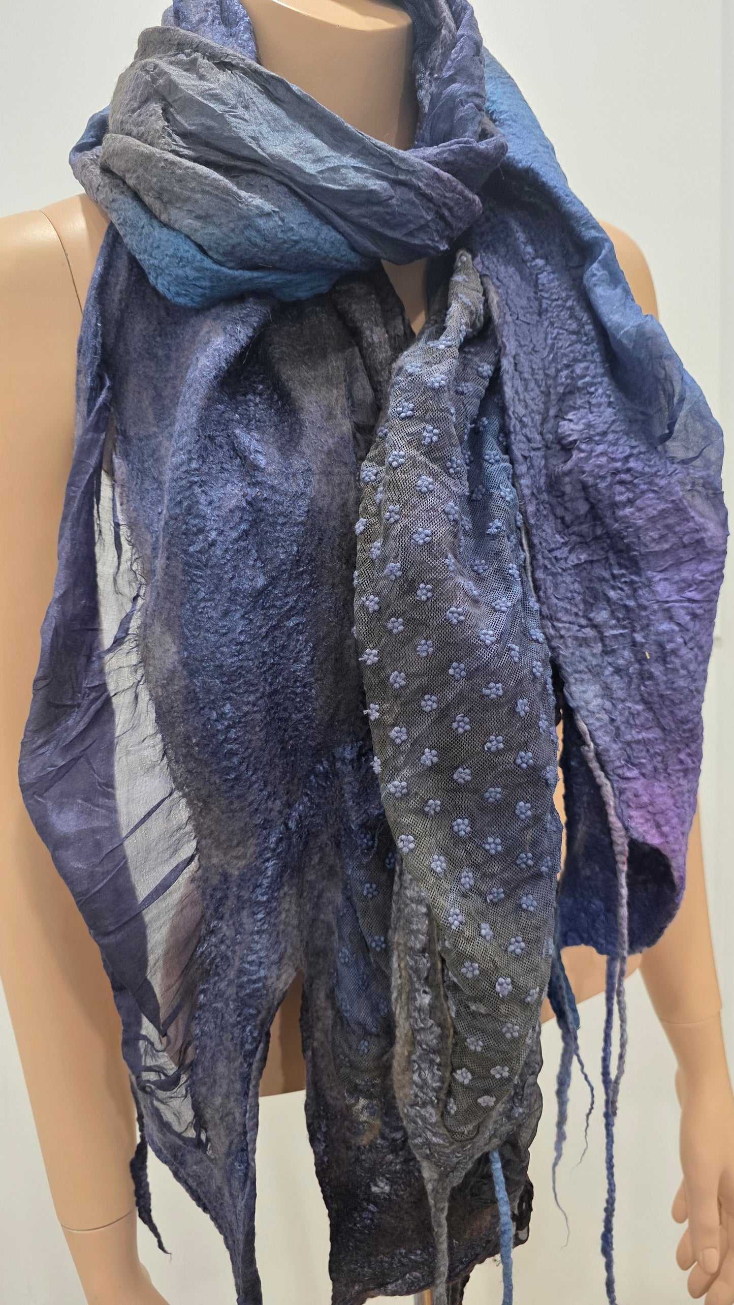 Scarf from the "Chameleon" collection -3
