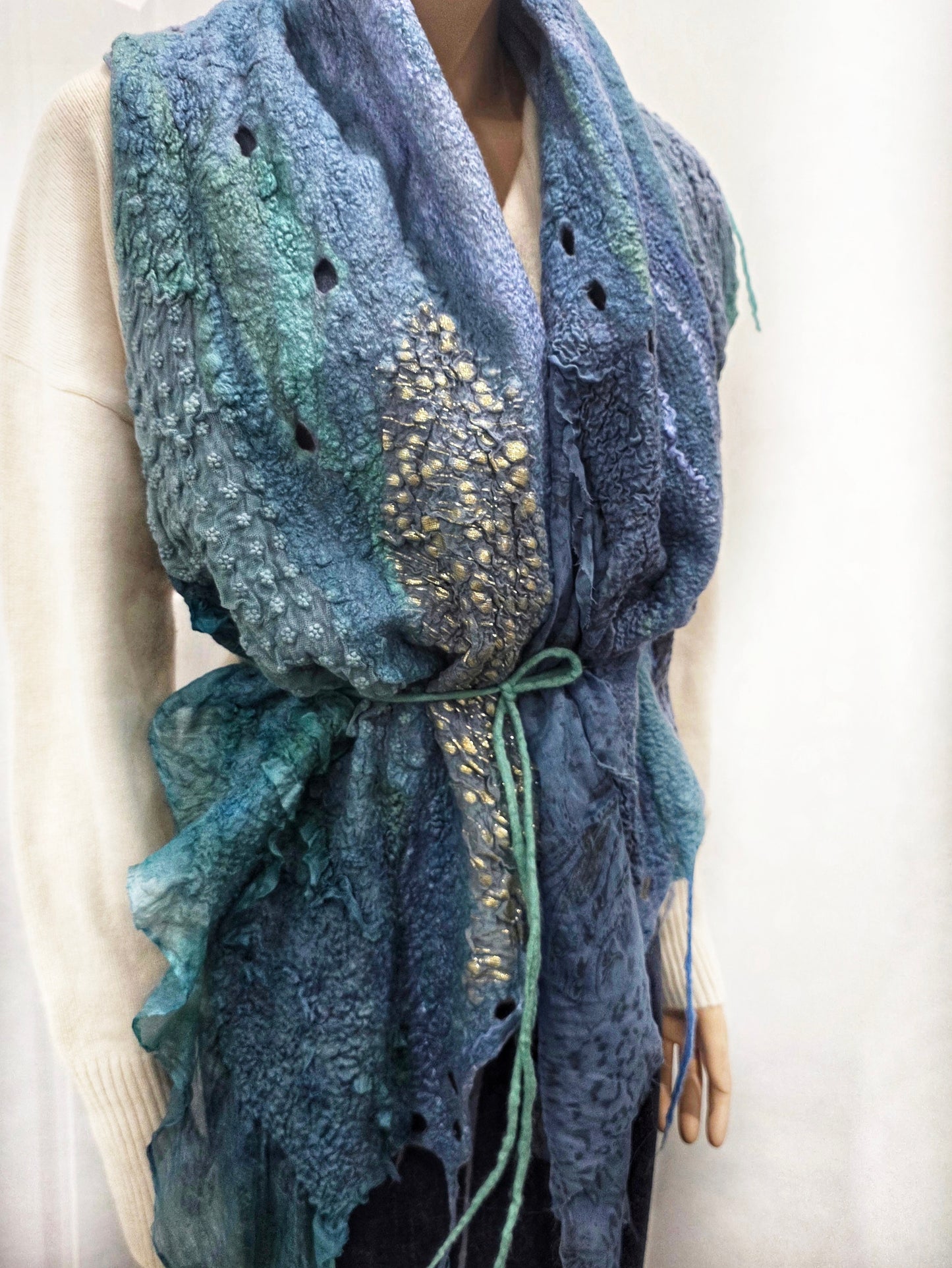 "Sea Breeze" transformable scarf (vest)