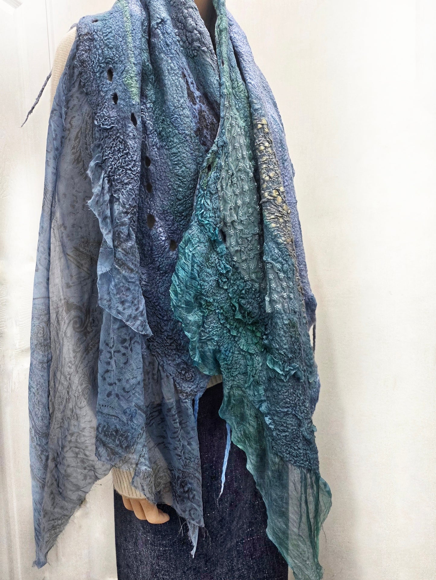 "Sea Breeze" transformable scarf (vest)